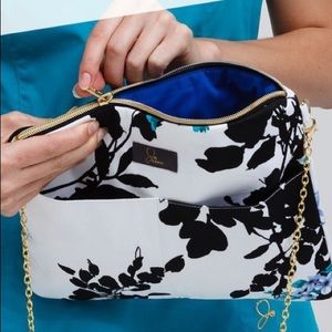 Jaanuu Medical Clutch